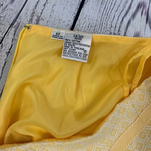 Le Suit Yellow Pencil Skirt ribbon - Picture 7 of 7